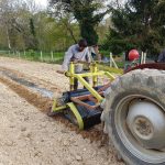 pose paillage-travaux plantation 32