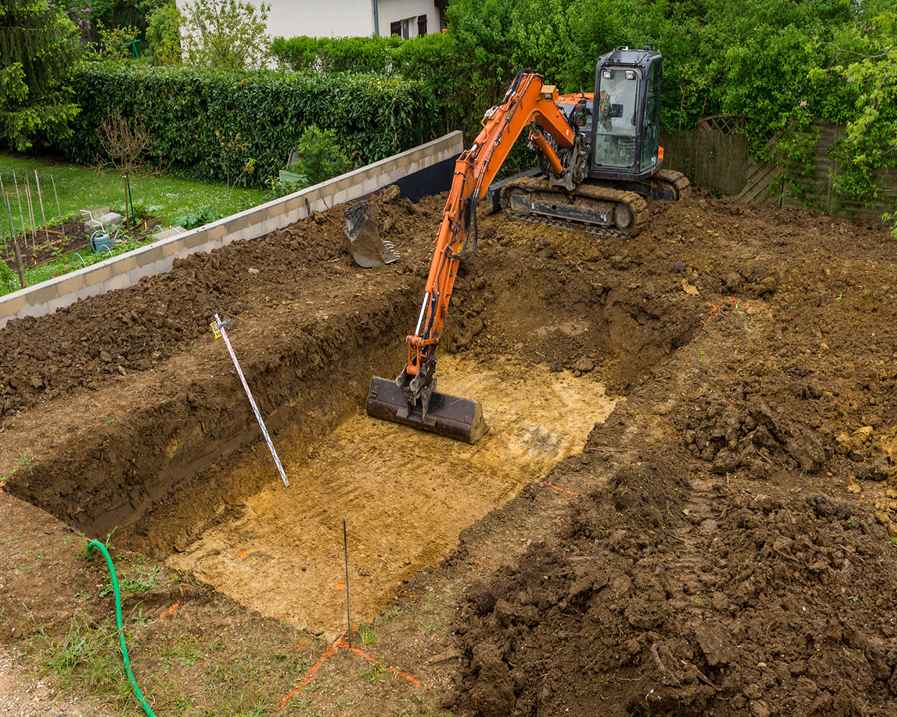 terrassement piscine aménagement extérieur 32